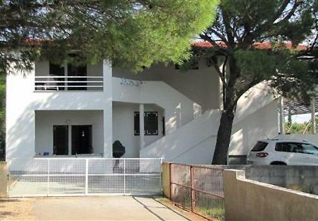 Apartmani Paklenica スタリグラード エクステリア 写真